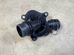 BMW Genuine BMW X5 E70 Thermostat Housing 11517805811 — thumbnail 1