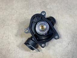 BMW Genuine BMW X5 E70 Thermostat Housing 11517805811 — thumbnail 8