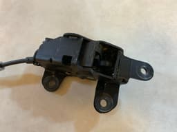 BMW BMW X5 E70 E70 LCI OEM Tailgate Boot Lid Lock Mechanism RH 51247162147 — thumbnail 5