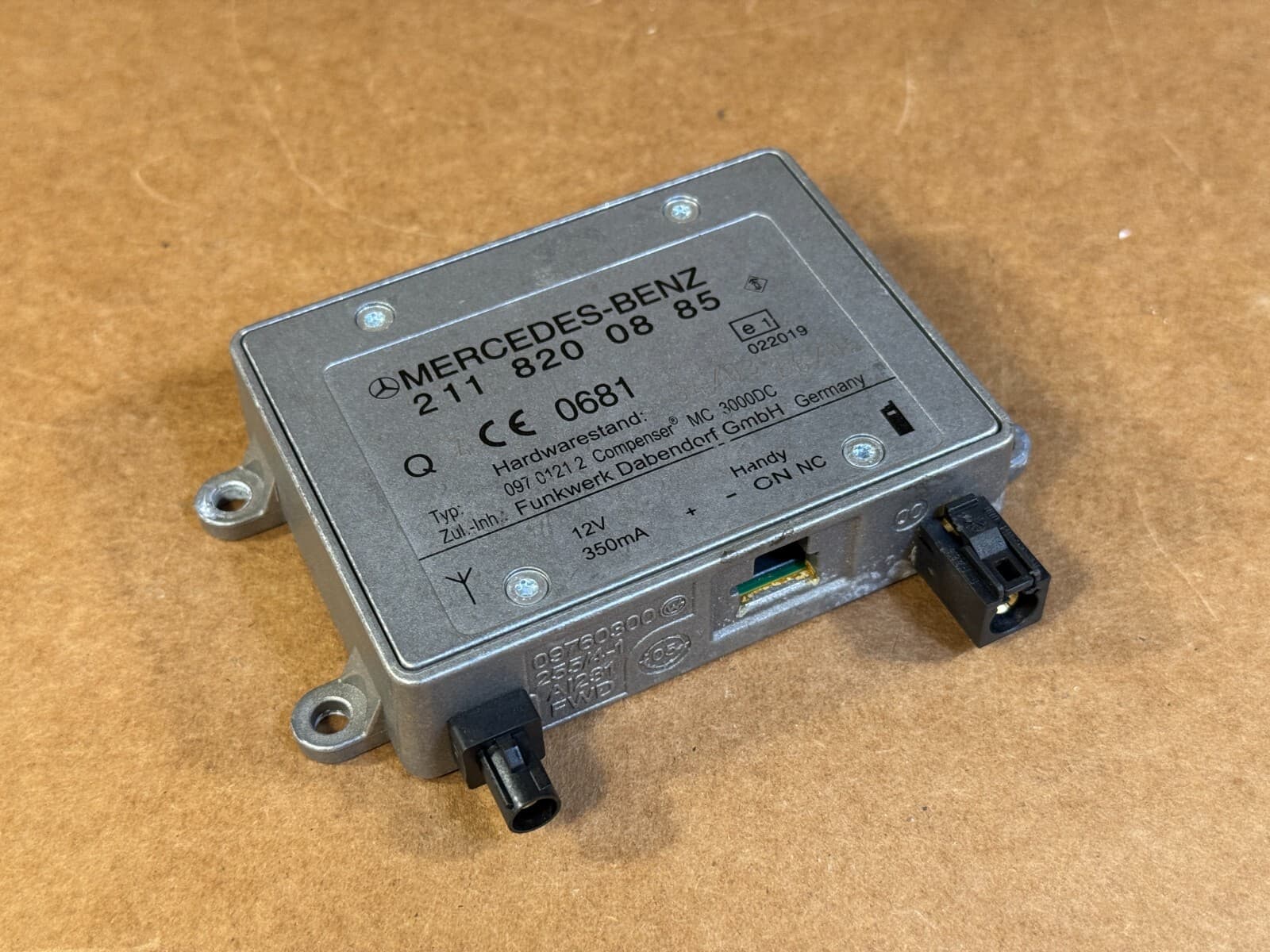 Mercedes G-Class W463 Phone Control Module Unit Compenser A2118200885