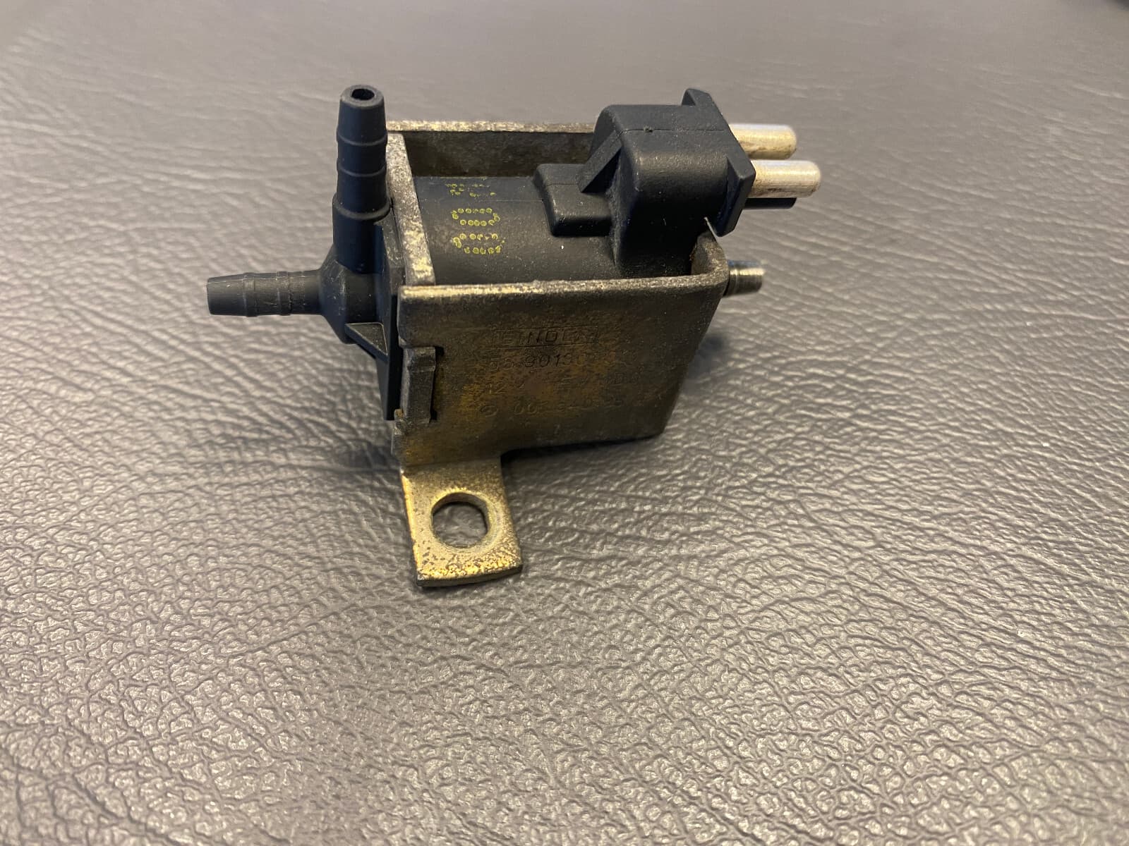 MERCEDES-BENZ Mercedes SL S G class W129 W140 W463 GENUINE Vacum Solenoid Valve A0015408697
