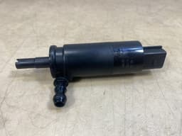 BMW Genuine BMW 1 E82 E88 Wash pumpe f head lamp cleaning device 67126973097 — thumbnail 4