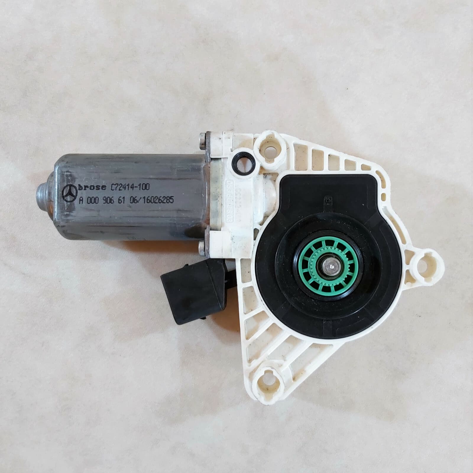 Mercedes C/S-class W205 W217 W222 GENUINE Window Motor Regulator A0009066106