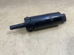 BMW Genuine BMW 1 E82 E88 Wash pumpe f head lamp cleaning device 67126973097 — thumbnail 5