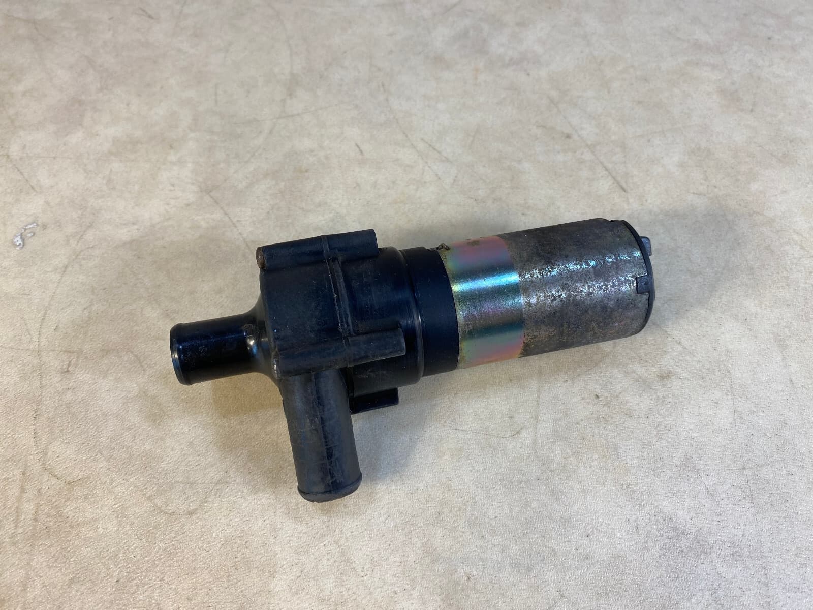 MERCEDES-BENZ Mercedes C E G class W202 W210 W463 GENUINE Water Circulation Pump