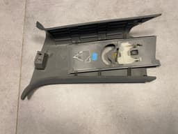 VW VW Touareg GENUINE Rear Left C-Pillar Trim Panel 7L0868311 — thumbnail 6