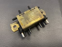 MERCEDES-BENZ Mercedes SL S G class W129 W140 W463 GENUINE Vacum Solenoid Valve A0025400697 — thumbnail 3