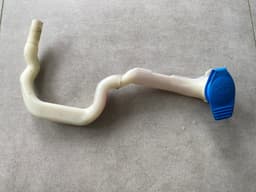 VW VW TOUAREG 7L 02-07 Screen Washer Fill Neck Pipe 7L5955463A — thumbnail 2