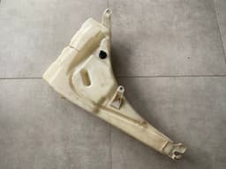 VW VW TOUAREG 7L 02-07 Windshield Washer Tank 7L0955453 — thumbnail 3