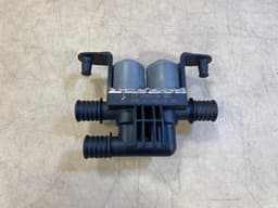 BMW BMW X5 E53 E70 F15 F85 X6 E71 E72 F16 F86 Water valve 64116910544 — thumbnail 1