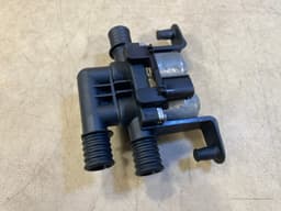 BMW BMW X5 E53 E70 F15 F85 X6 E71 E72 F16 F86 Water valve 64116910544 — thumbnail 7
