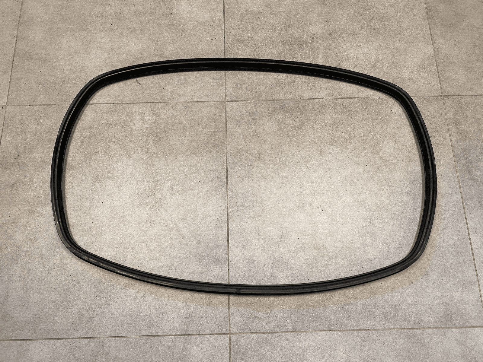 MERCEDES-BENZ Mercedes G class W463 GENUINE Rear Door Window Gasket Rubber Seal