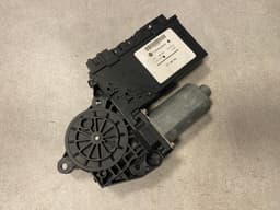 VW VW Touareg GENUINE Front Right Power Window Motor 3D1959792 — thumbnail 2