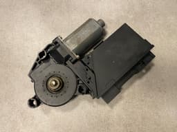 VW VW Touareg GENUINE Front Right Power Window Motor 3D1959792 — thumbnail 8