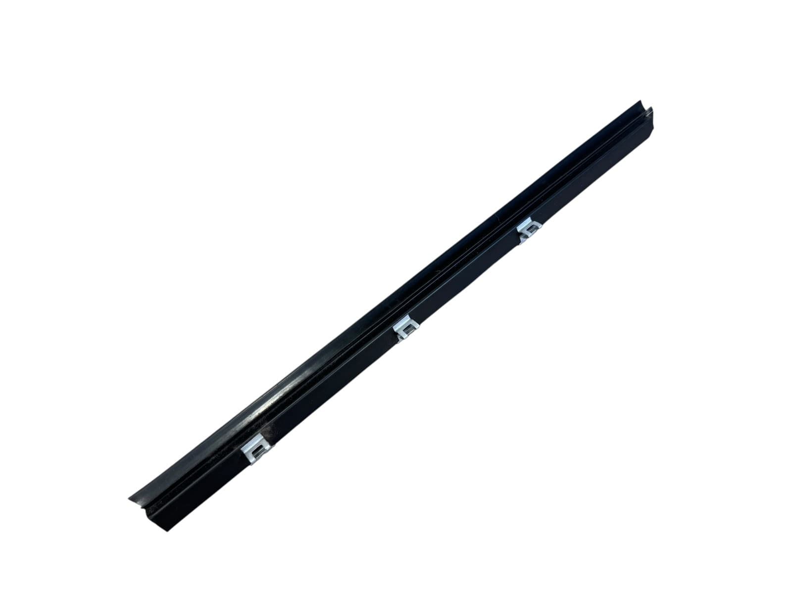 LAND ROVER GENUINE Land Rover Range Rover Sport L320 REAR LEFT DOOR WINDOW SEAL CGE000932