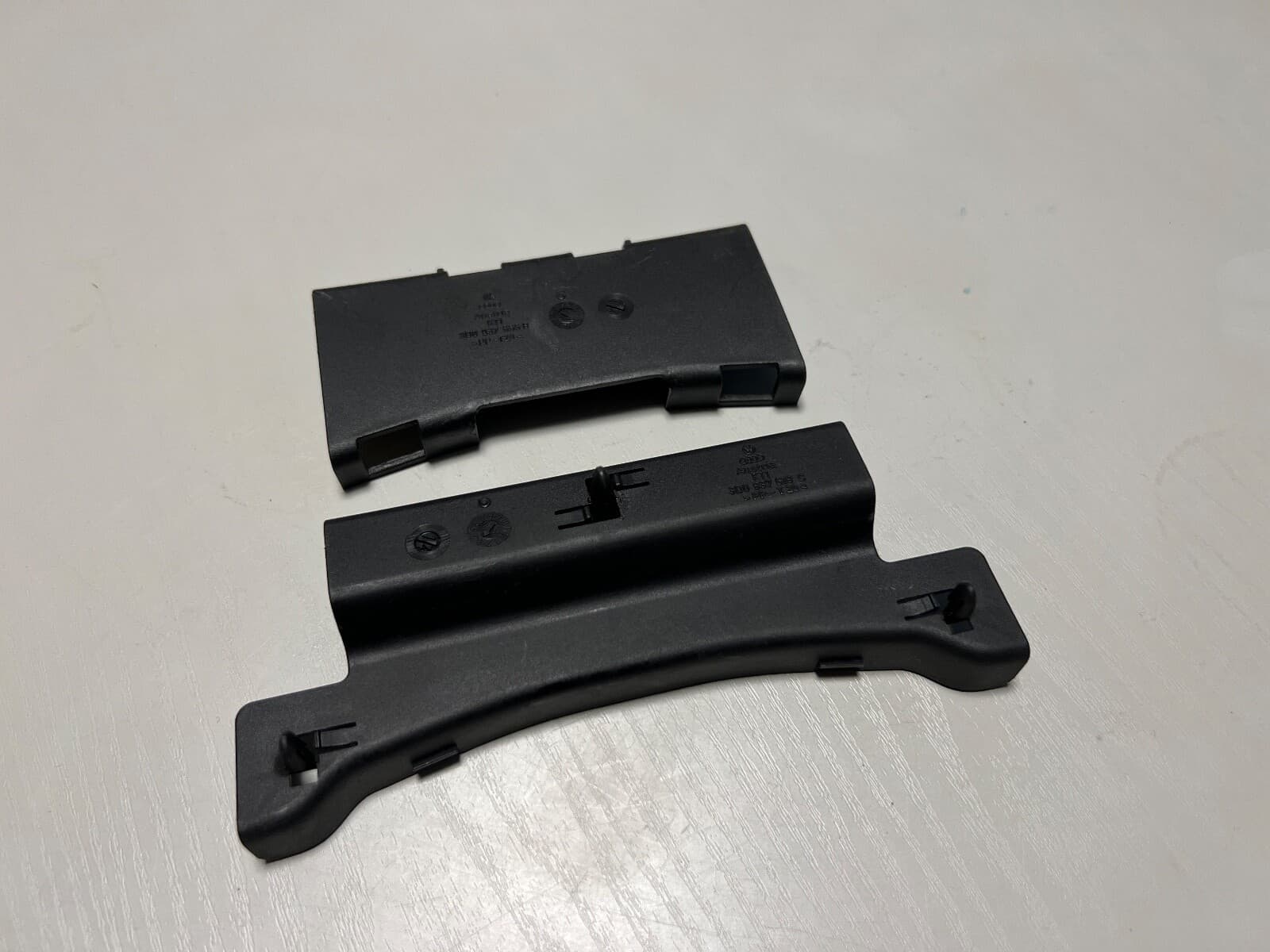 VW Phaeton Bentley Continental Genuine Plastic Trim x2 psc 3D0937555B