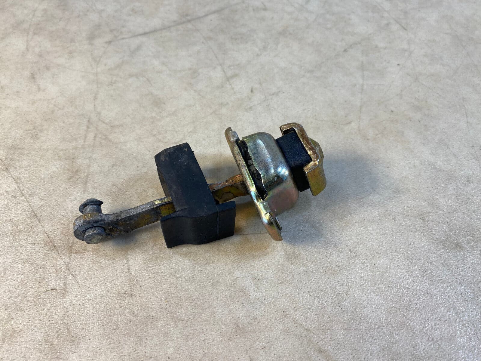 MERCEDES-BENZ Mercedes G class W463 GENUINE Front/Rear Door Limiter Left or Right A4637300116