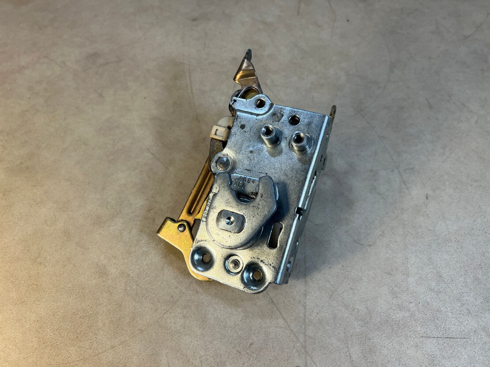 BMW GENUINE BMW 7 Series E23 Front Left Door Lock Catch 51211885915 LH