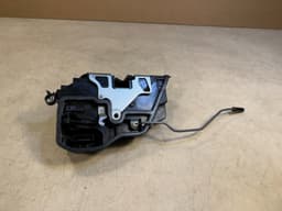 BMW BMW X5 E70 5 F10 7 F01 System latch LEFT Front door lock control 51217202143 — thumbnail 3