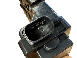 LAND ROVER GENUINE Land Rover Range Rover Sport L320 Tailgate Door Lock LR016678 — thumbnail 4