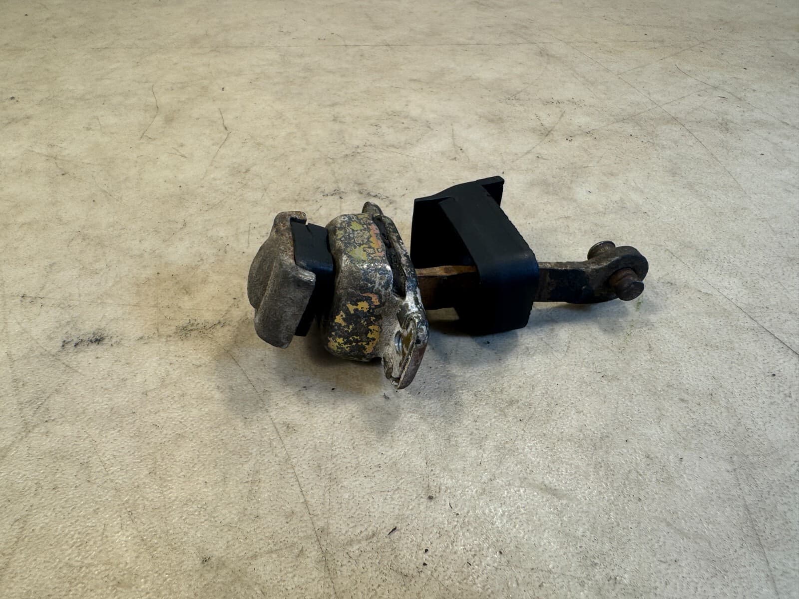 Mercedes G class W463 GENUINE Front/Rear Door Limiter Left or Right A4637300116