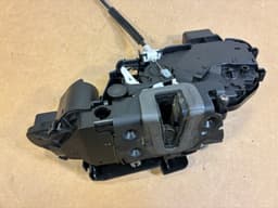 LAND ROVER GENUINE Land Rover Range Rover Sport L320 Front Left Door Lock — thumbnail 9