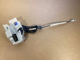 VW VW Touareg GENUINE Rear Left Door Lock 7L0839015 — thumbnail 5