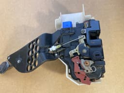 VW VW Touareg GENUINE Rear Left Door Lock 7L0839015 — thumbnail 10