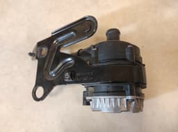 AUDI AUDI A3 8P VW GOLF 7 2012 ADDITIONAL COOLANT PUMP 5Q0121599L, 5Q0121599AG — thumbnail 2