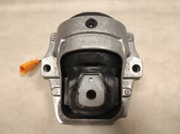 AUDI AUDI A4 A5 ENGINE MOUNT MOTOR SUPPORT BRACKET 8R0199381E 8R0199381C WITH LINE — thumbnail 8