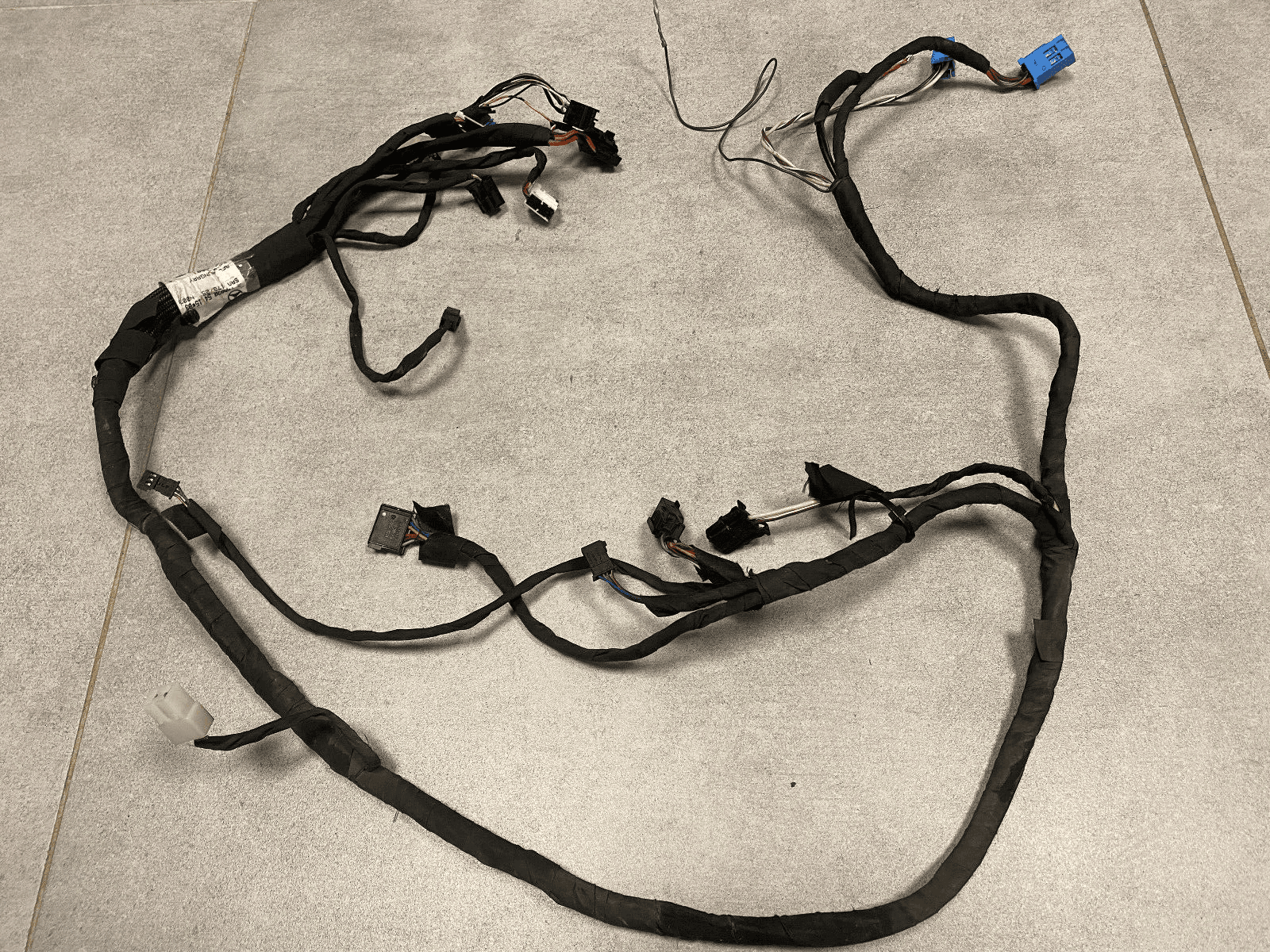 MERCEDES-BENZ Mercedes G class W463 GENUINE Front Passenger's Door Wiring Harness A4638205415