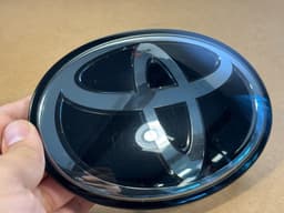TOYOTA Genuinre FRONT GRILLE EMBLEM For TOYOTA TACOMA TUNDRA RADAR COVER 90975-02159 — thumbnail 6