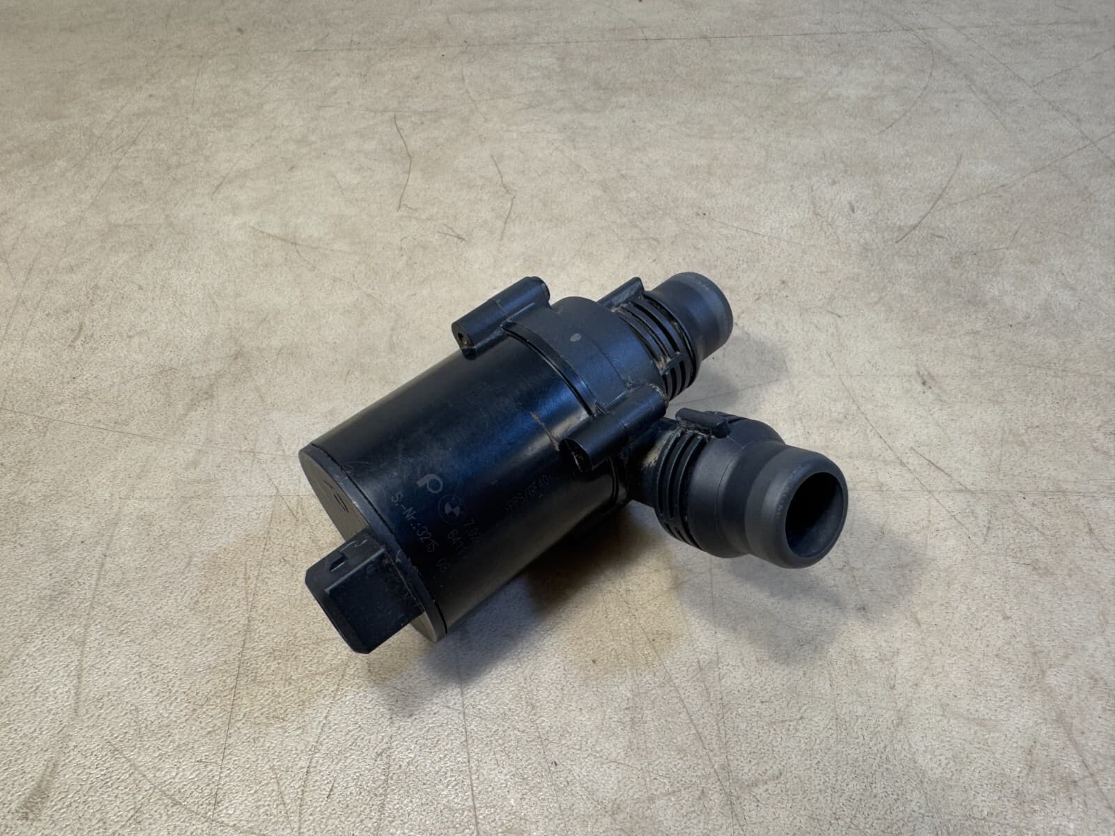 Genuine BMW X5 E70 X6 E71 Additional water pump Coolant System 64116951549