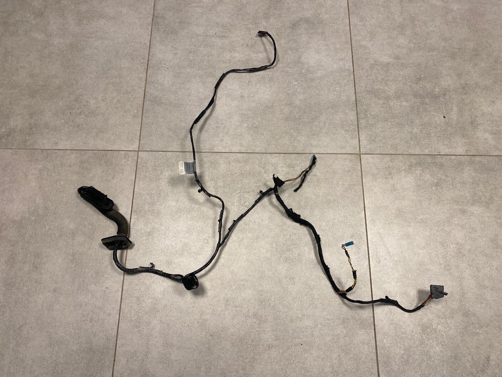 BMW GENUINE BMW X5 E70 Front Left Door Wiring Harness 61126977051