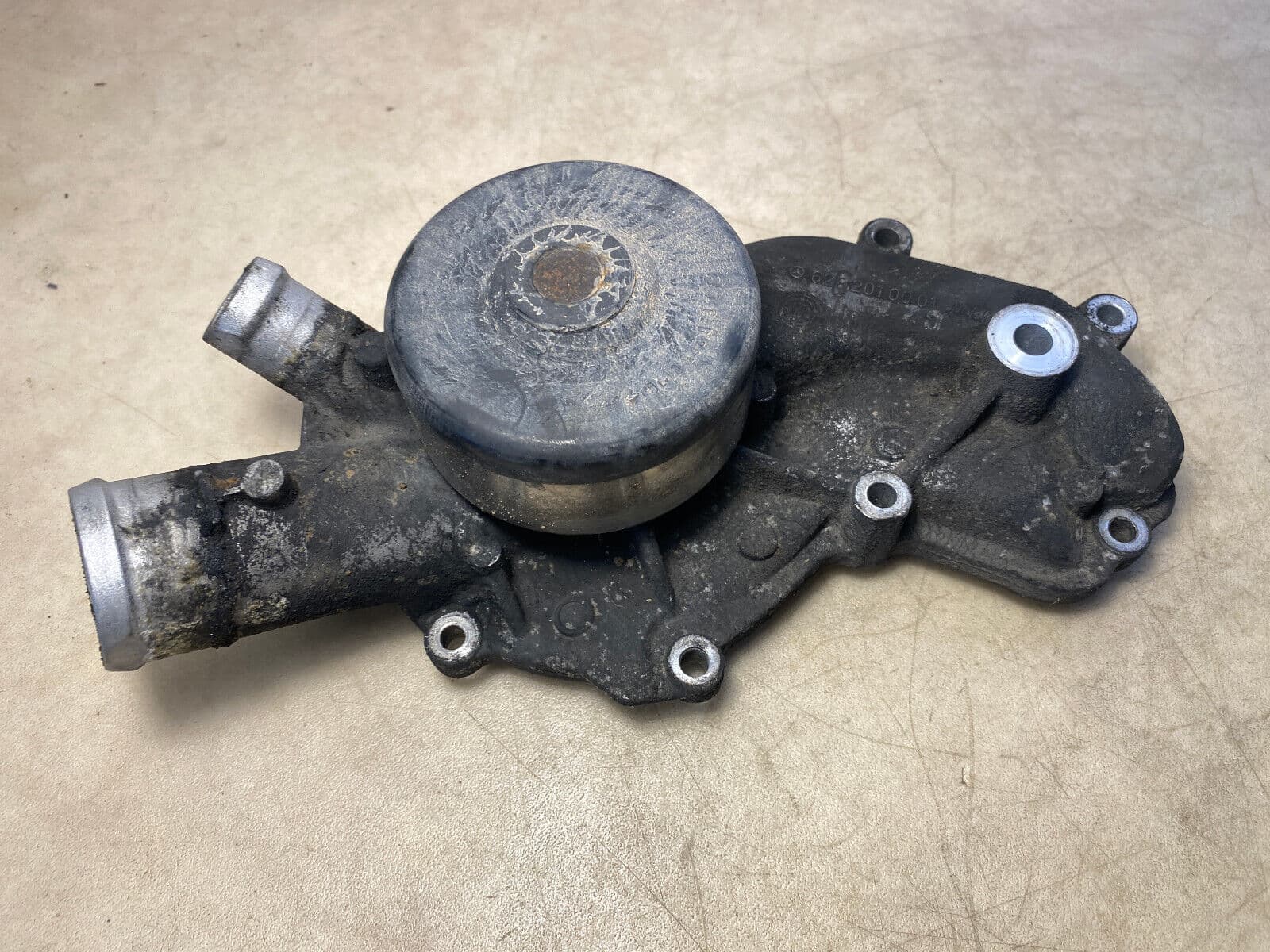 MERCEDES-BENZ Mercedes G class W463 Genuine Water Pump A6282010001