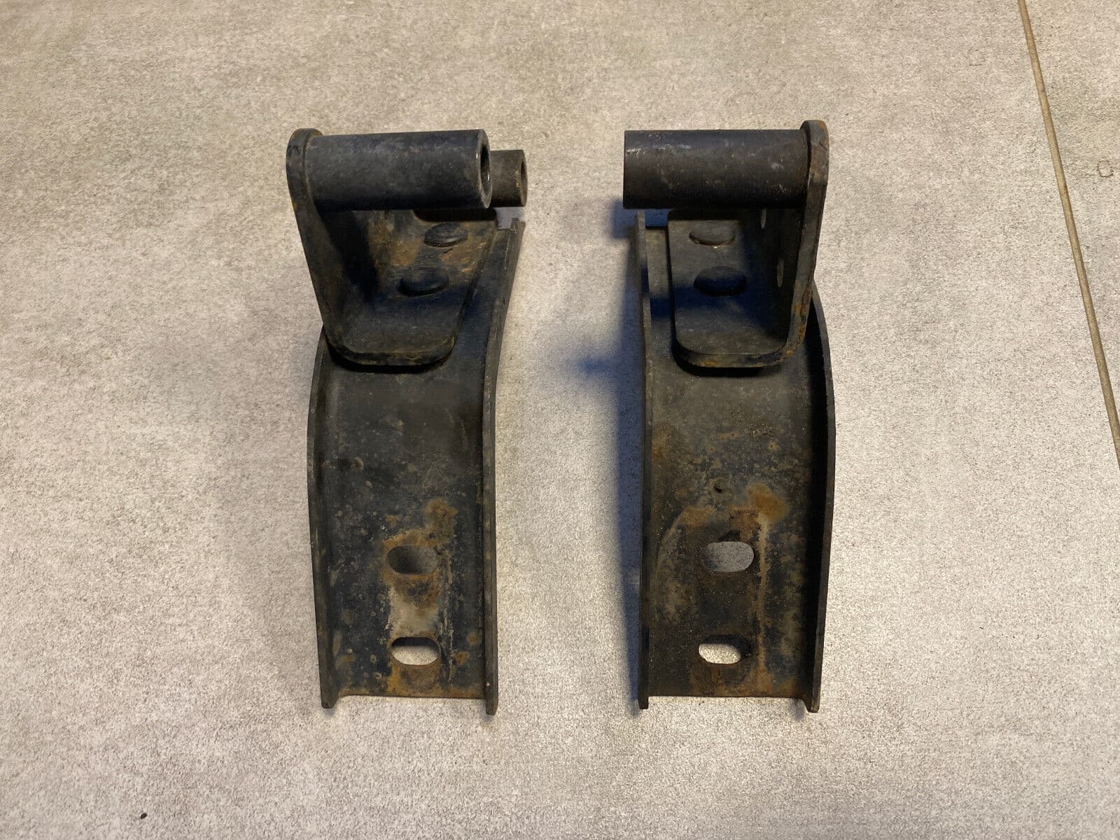 Mercedes G class W463 GENUINE Exhaust mount Left & Right SET