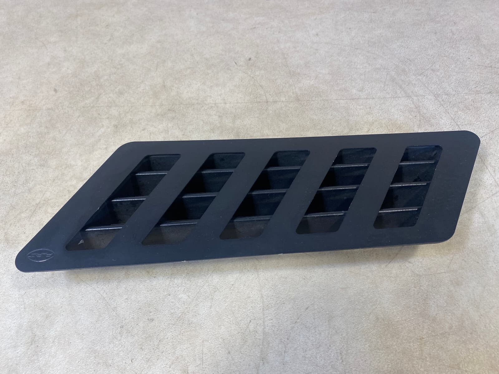MERCEDES-BENZ Mercedes G class W463 Genuine Front Left Fender Vent Grille A4638810085