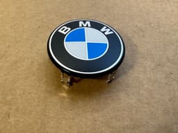 BMW Genuine BMW F G Series Steering Wheel Emblem 46mm Badge Logo For 1 3 5 6 7 X5 8 — thumbnail 1