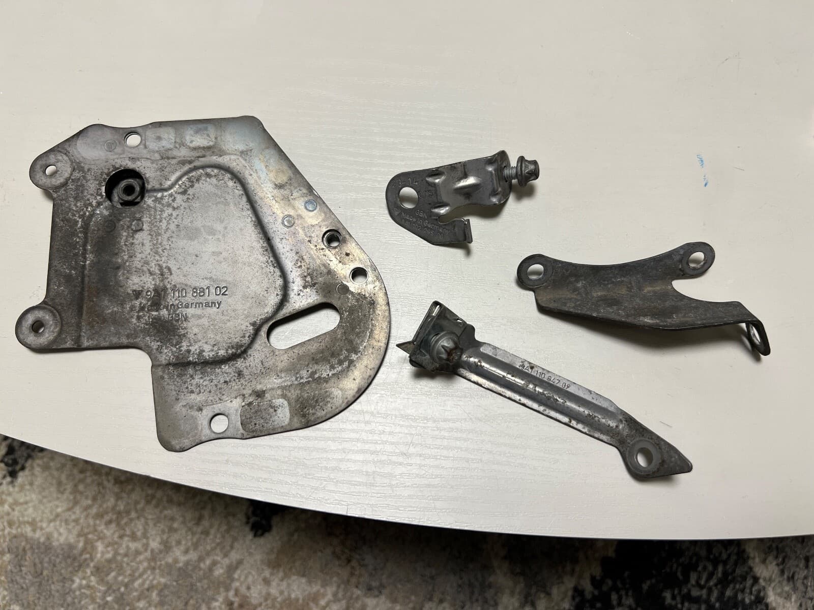 Porsche 911 991 Genuine Different Engine Mount Support Bracket x4 psc