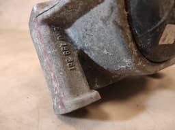 AUDI AUDI A4 A5 A6 PORSCHE ENGINE MOUNT MOTOR SUPPORT BRACKET WITH LINE 8R0 199 381 E — thumbnail 3