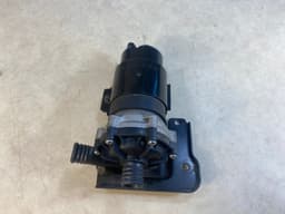 MERCEDES-BENZ Mercedes G class W463 Genuine Auziliary Water Pump with Bracket A2205040740 — thumbnail 3