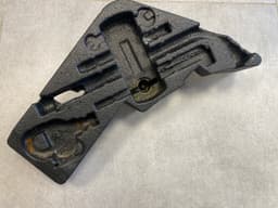 VW VW Touareg Porsche Cayenne Tool Kit Foam 7L0012113 — thumbnail 2