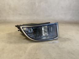 TOYOTA Genuine Toyota Land Cruiser FJ120 Prado 2003-2009 FRONT RIGHT FOG LIGHT — thumbnail 1