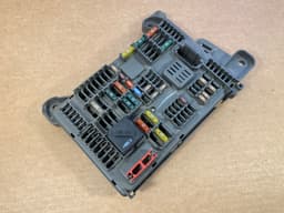 BMW GENUINE BMW X5 E70 E70 LCI X6 E71 E72 Rear Power distribution box 61146931687 — thumbnail 5