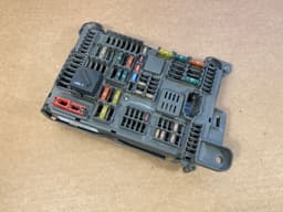 BMW GENUINE BMW X5 E70 E70 LCI X6 E71 E72 Rear Power distribution box 61146931687 — thumbnail 4