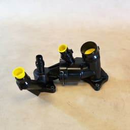 BMW BMW G20 G30 G01 G02 G05 Genuine Thermostat Housing With Thermostat 11538576289 — thumbnail 1