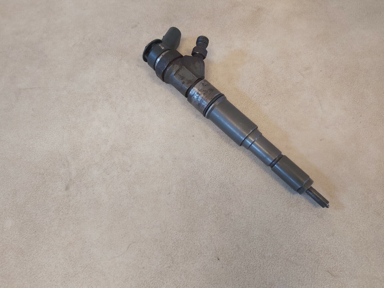 BMW BMW 3 E46 5 E60 7 E65X5 E53 Genuine FUEL DIESEL Rp Injector Nozzle 13537785984