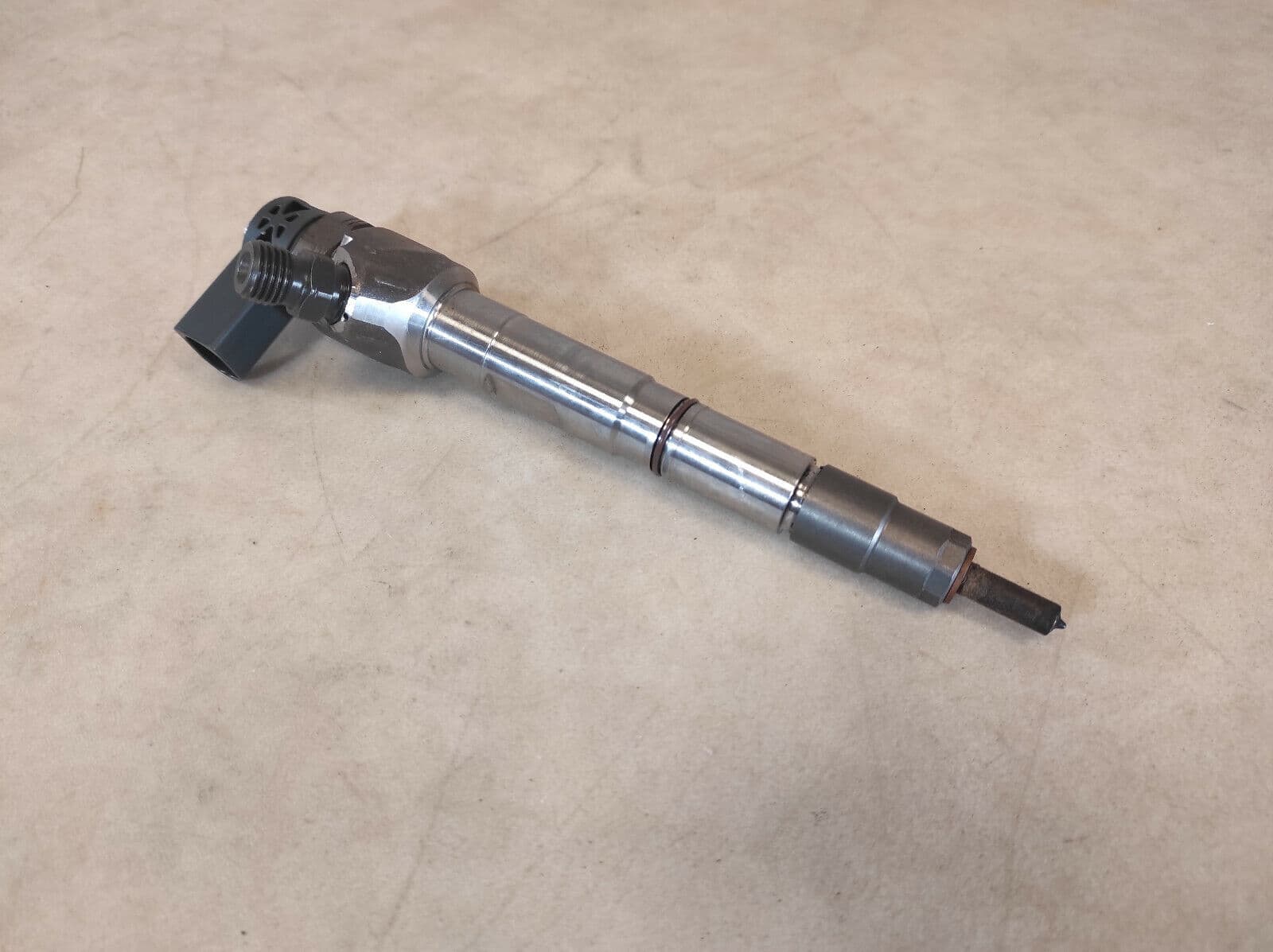 AUDI AUDI Q2 SEAT LEON SKODA KAROQ VW TIGUAN - FUEL INJECTOR NOZZLE UNIT, 04L130277AE