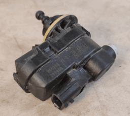 TOYOTA GENUINE TOYOTA Auris Motor Actuator Motor, Headlight Range Adjustment 90013783 — thumbnail 8