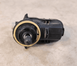 TOYOTA GENUINE TOYOTA Auris Motor Actuator Motor, Headlight Range Adjustment 90013783 — thumbnail 3